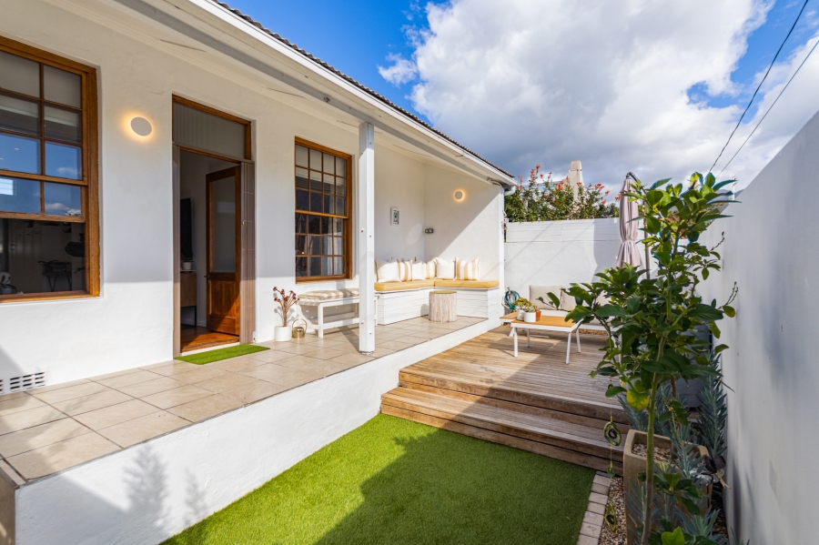 2 Bedroom Property for Sale in Claremont Western Cape